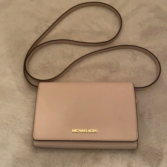 Michael Kors Handbags - Michael Kors cross body